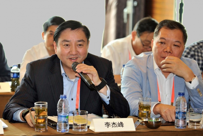 我司董事长出席中装协五届七次会长会议