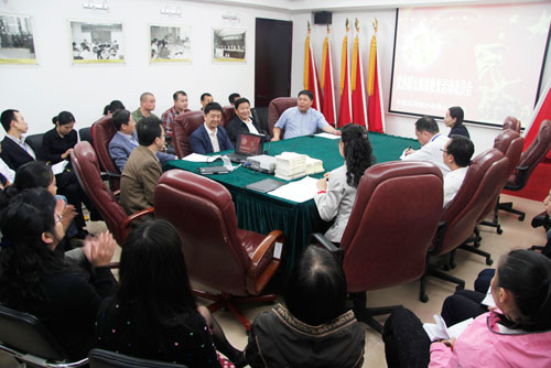 中国装饰公司深入开展党的群众路线教育实践活动