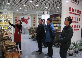 正艺装饰一行赴我司学习考察